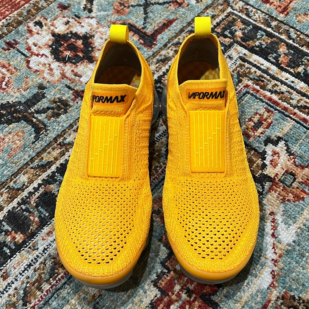 2018
Wmns VaporMax Moc 2 'University Gold'